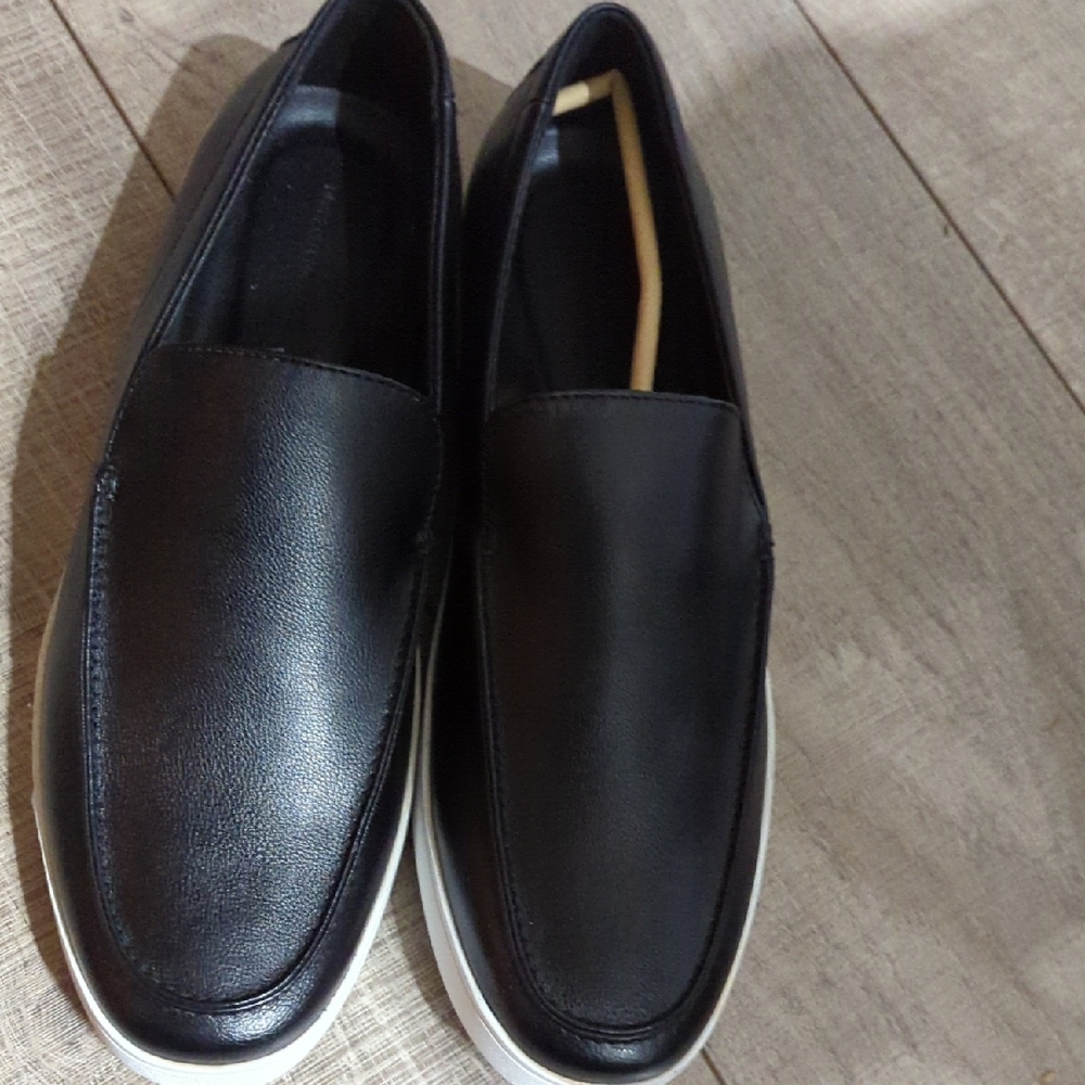 Amazon Essentials Men's Black Slip-On Loafers